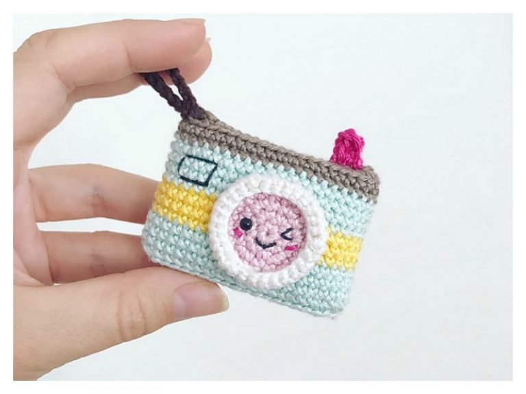 Kawaii Camera Keychain Free Crochet Pattern
