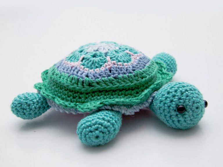 African Flower Turtle Crochet Free Pattern
