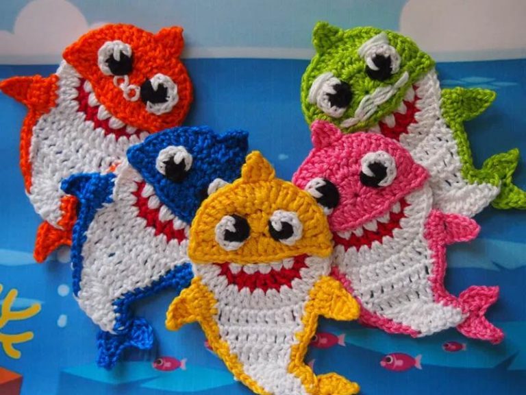 Baby Shark and His Family Free crochet pattern