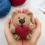 Crochet Chubby Valentine Bear free amigurumi pattern